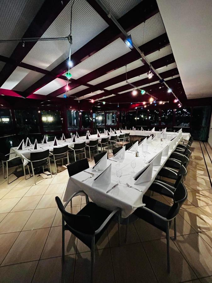 Hotel Krone ケーニヒスブルン エクステリア 写真