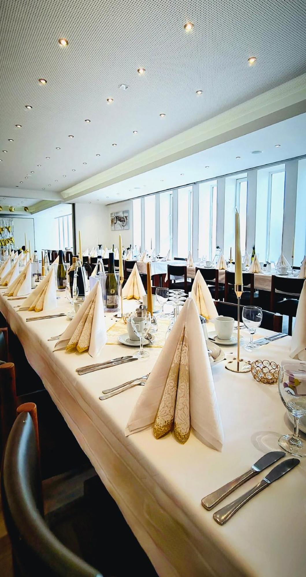 Hotel Krone ケーニヒスブルン エクステリア 写真
