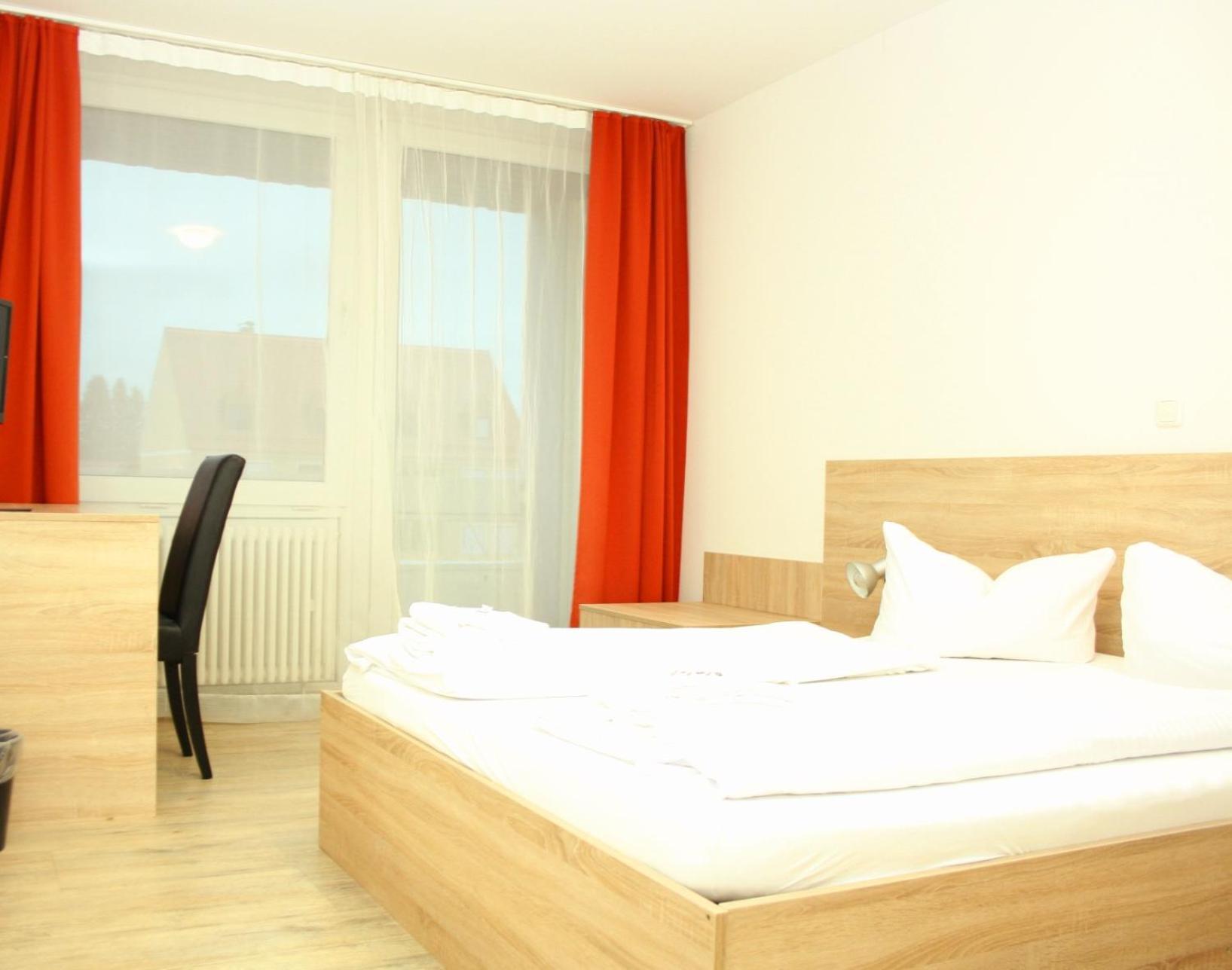 Hotel Krone ケーニヒスブルン エクステリア 写真