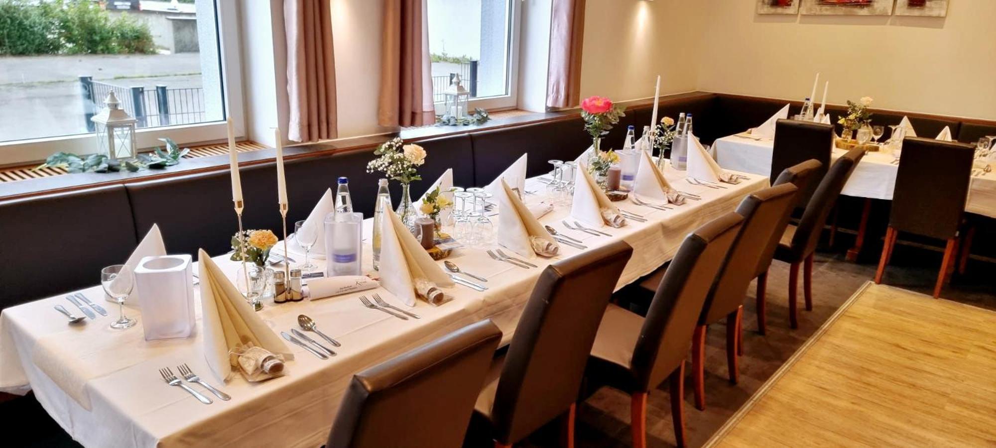Hotel Krone ケーニヒスブルン エクステリア 写真